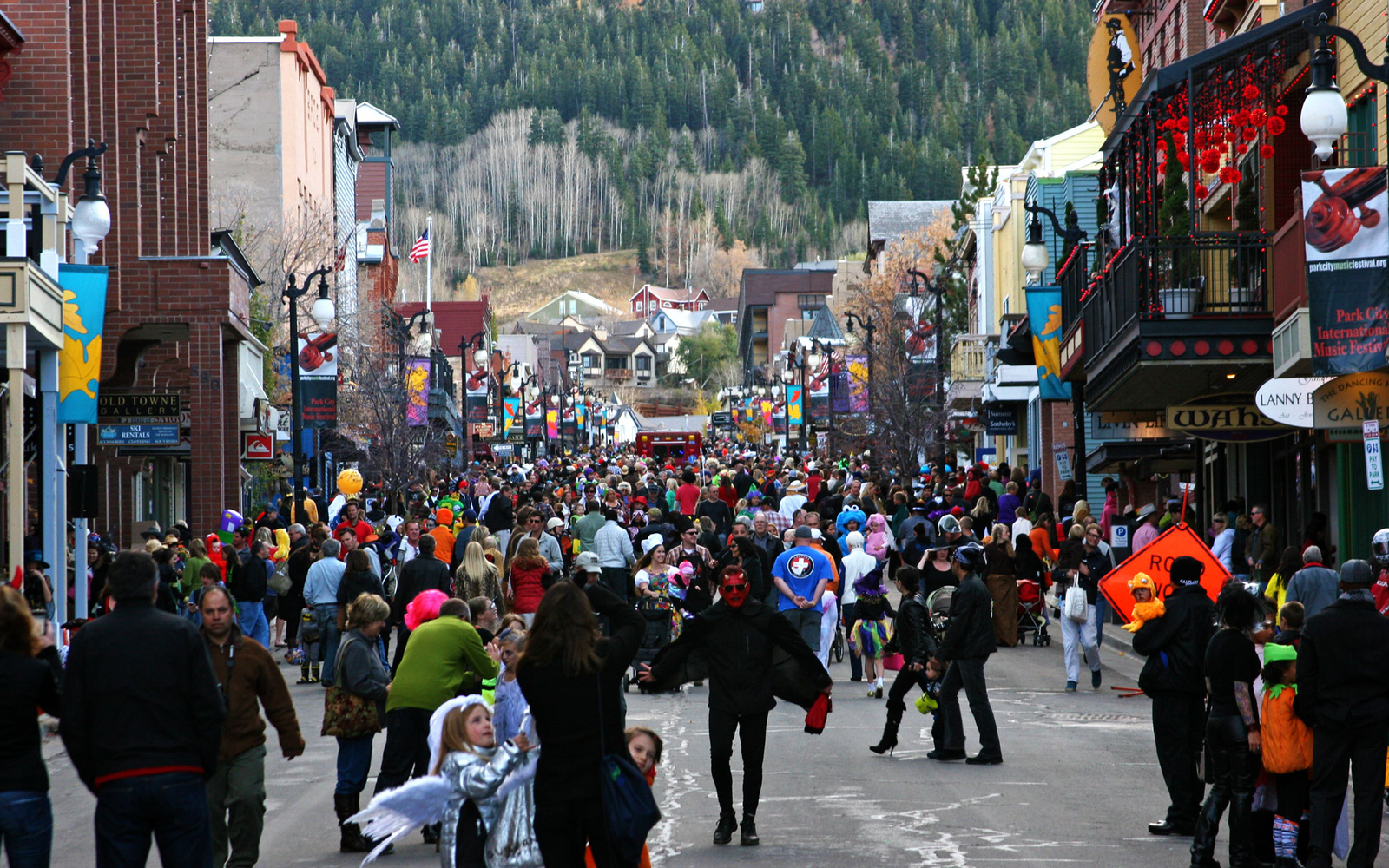 Cool Halloween Towns In The United States