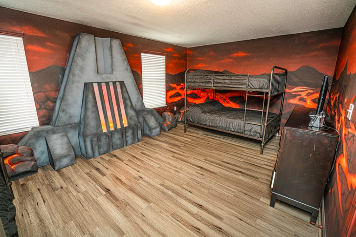 "Star Wars" Themed Airbnb In Florida