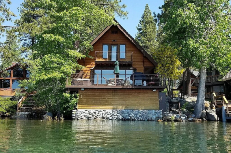 20 Coolest Airbnbs in Lake Tahoe For an Getaway