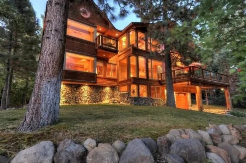 20 Coolest Airbnbs in Lake Tahoe For an Getaway