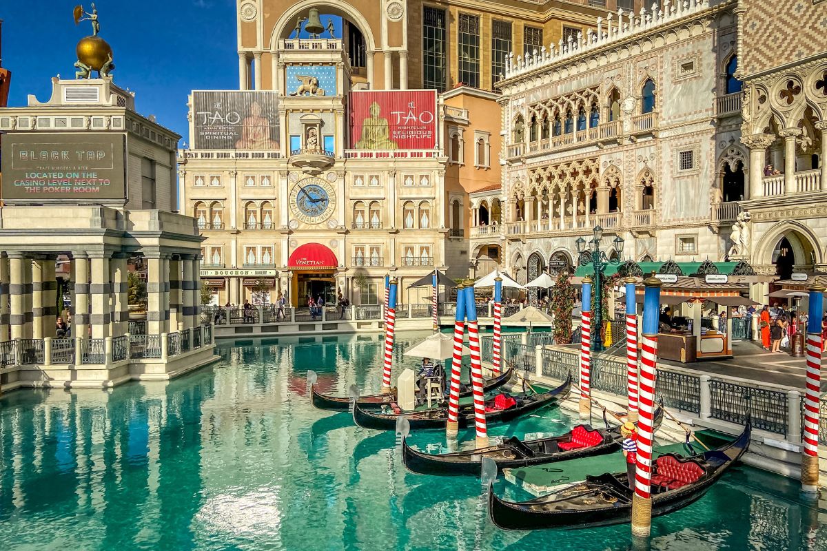 Top 9 Things You Can Do When You Travel to Sin City